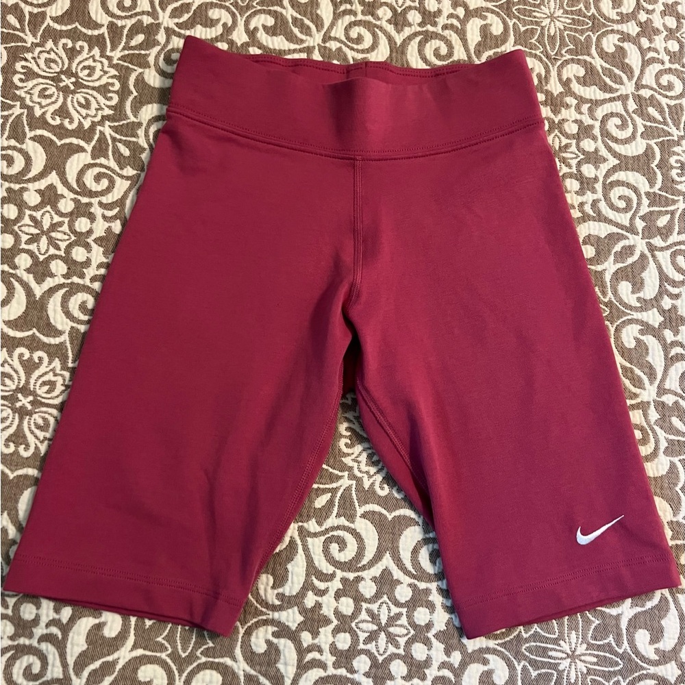 NWOT Nike Sportswear Classic High Waisted 8” Biker Shorts